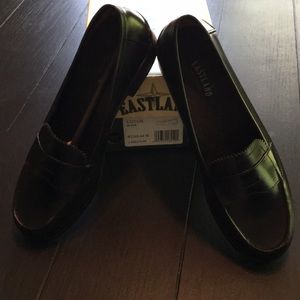SALE❤️$35 Eastland Black Lotus Penny Loafers 9 NEW